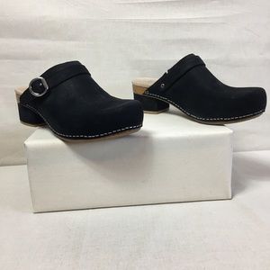Dansko Marty Clog/Mule - Size 40 - Black Nubuck